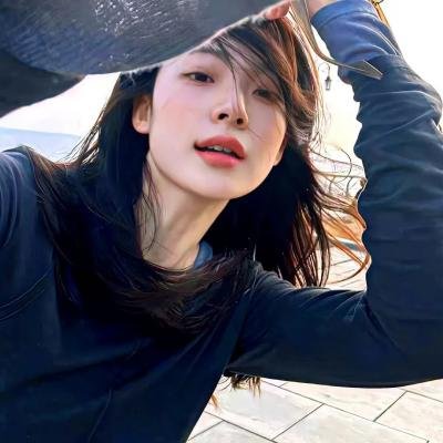 黑珍珠艾曼妞海报